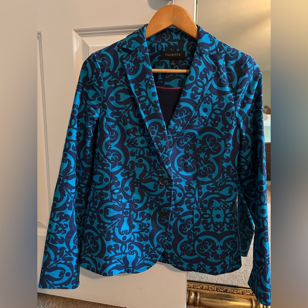 Beautiful Talbots blazer. Size 4. Like new! Blue & Navy